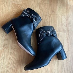 NWOT Black Leather Heeled Bow Boots